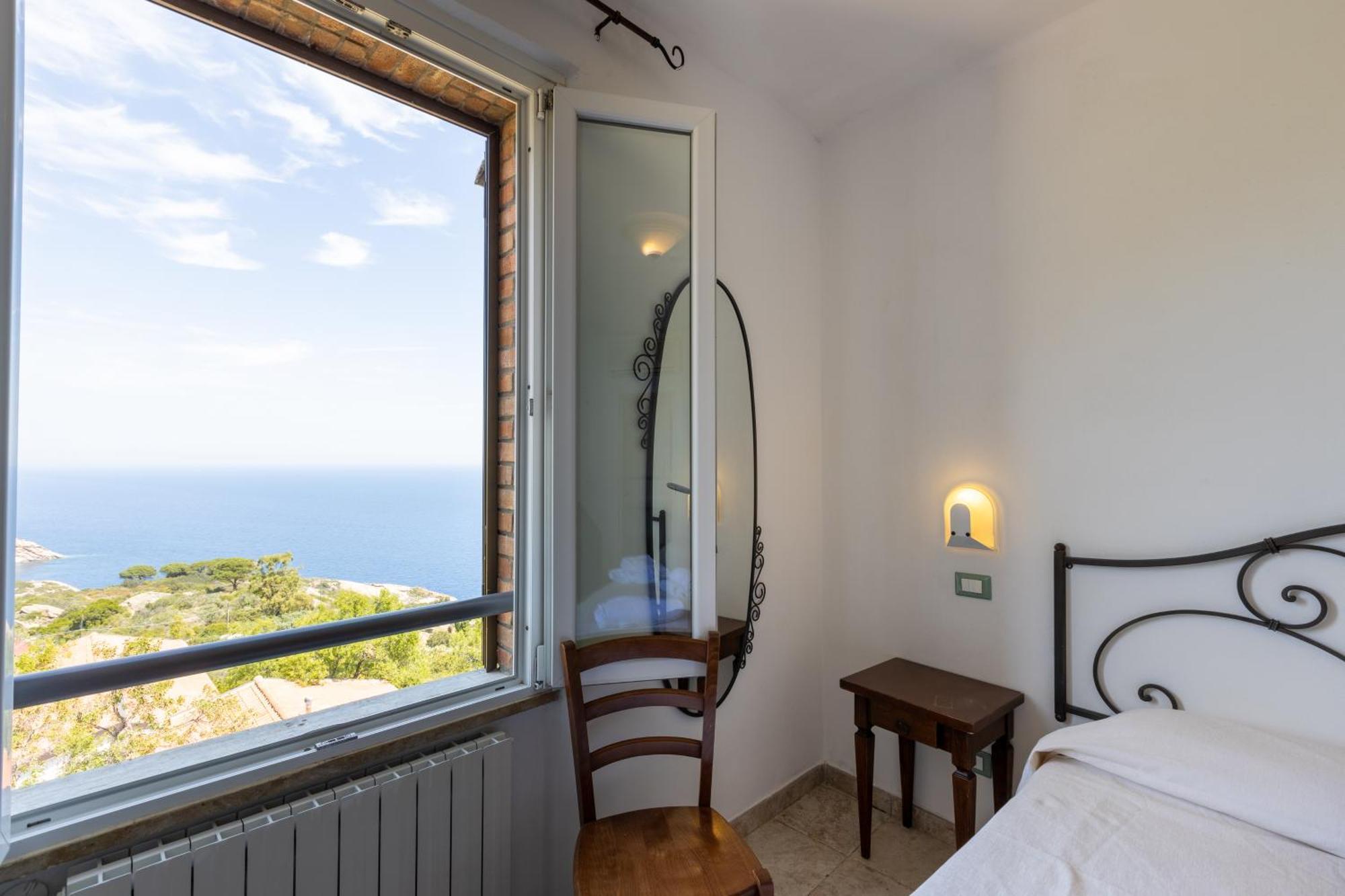 Hotel Castello Monticello Giglio Porto Room photo